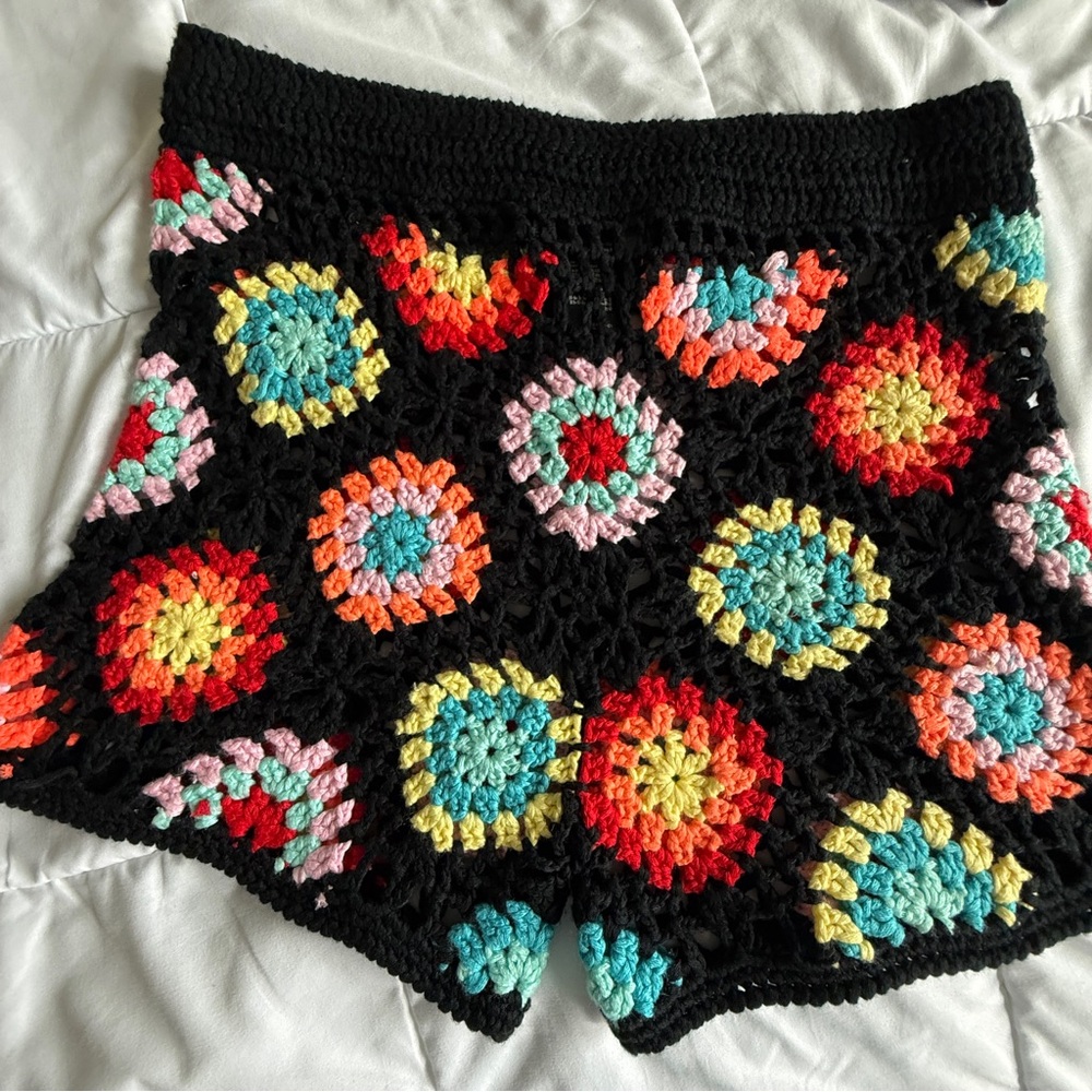 Papaya Crochet Granny Square Halter Top & Shorts Set – Black/Multi – Size M/L - Picture 5 of 14